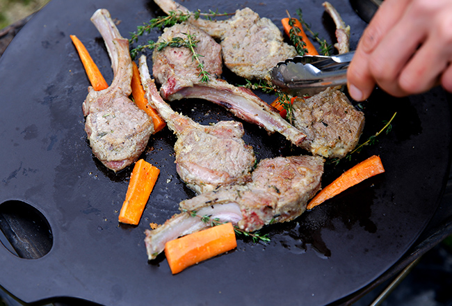ラムチョップの香草焼き